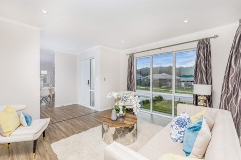 Photo of property in 2 Will Street, Huapai, Kumeu, 0810