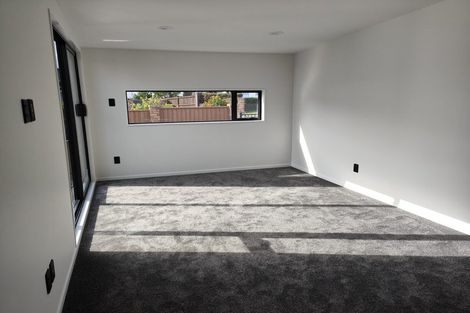 Photo of property in 2 Embling Place, Eastern Beach, Auckland, 2012