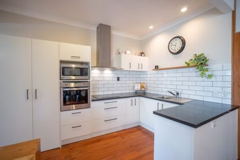 Photo of property in 26 Kingswood Street, Takaro, Palmerston North, 4412