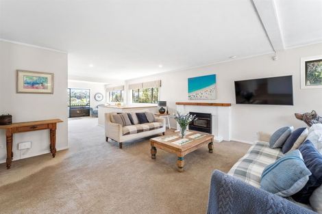 Photo of property in 528 Beach Road, Murrays Bay, Auckland, 0630