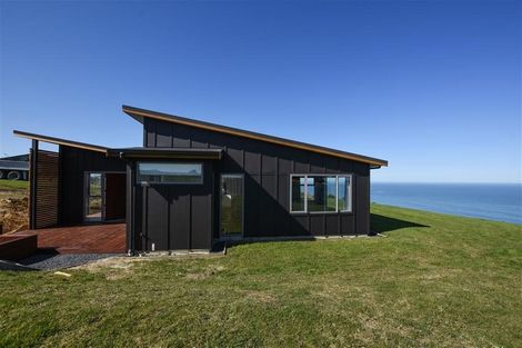 Photo of property in 31 Tunnel Beach Road, Blackhead, Dunedin, 9076
