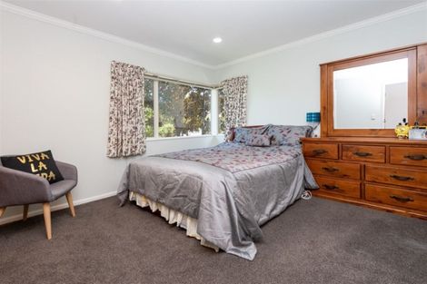 Photo of property in 2/130 Sandspit Road, Shelly Park, Auckland, 2014