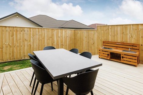 Photo of property in 18 Silkwood Place, Fitzherbert, Palmerston North, 4410