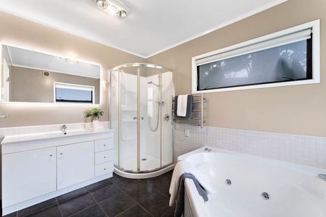 Photo of property in 55 Meadowvale Avenue, Forrest Hill, Auckland, 0620