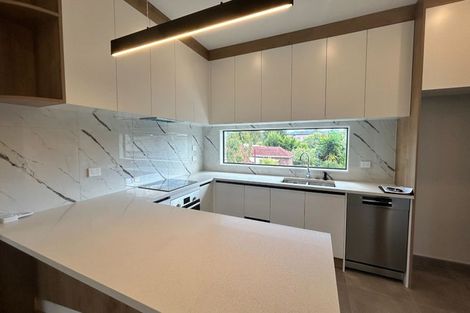 Photo of property in 6/26 Buscomb Avenue, Henderson, Auckland, 0610