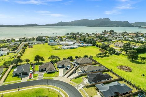 Photo of property in 63 Kaurinui Crescent, One Tree Point, 0118