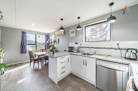 Photo of property in 10 Whitechapel Grove, Stokes Valley, Lower Hutt, 5019