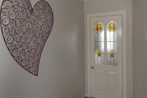 Photo of property in 50 Hobsonville Road, West Harbour, Auckland, 0618