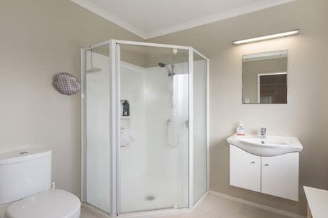 Photo of property in 13a Poto Street, Te Atatu South, Auckland, 0610