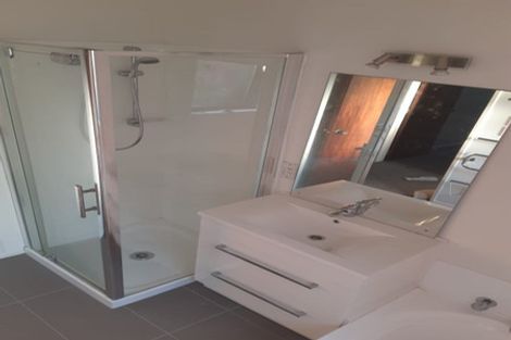 Photo of property in 3/13 Aorangi Place, Birkenhead, Auckland, 0626