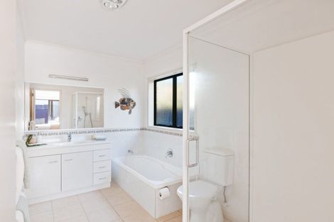 Photo of property in 11 Santa Cruz Drive, Papamoa Beach, Papamoa, 3118