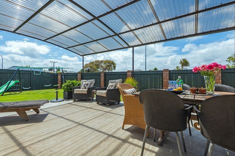 Photo of property in 4 Angelina Way, Kelvin Grove, Palmerston North, 4414