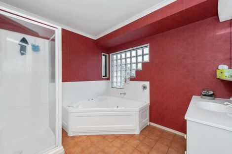 Photo of property in 64 Ayrshire Drive, Grandview Heights, Hamilton, 3200