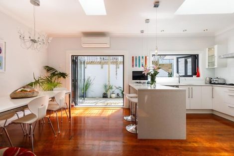 Photo of property in 42 Ribble Street, Island Bay, Wellington, 6023