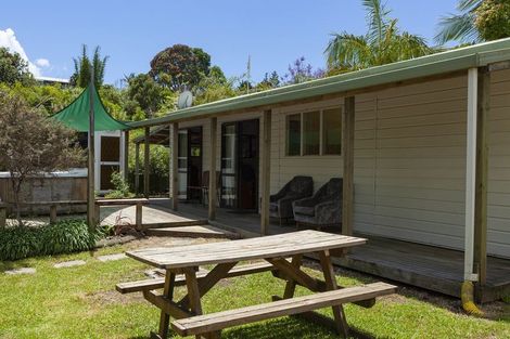 Photo of property in 25 Paradise Road, Coopers Beach, 0420