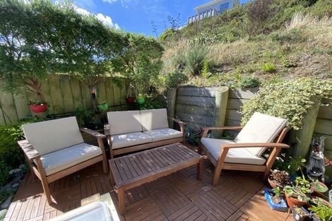 Photo of property in 25 Cresswell Place, Johnsonville, Wellington, 6037