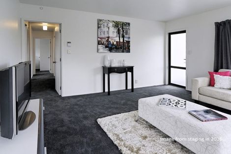 Photo of property in 2/14 Kelkirk Street, Kelston, Auckland, 0602