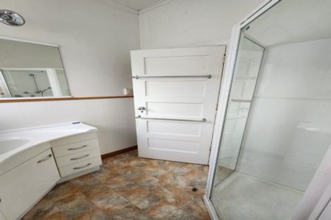 Photo of property in 15 Freyberg Street, Waterloo, Lower Hutt, 5011