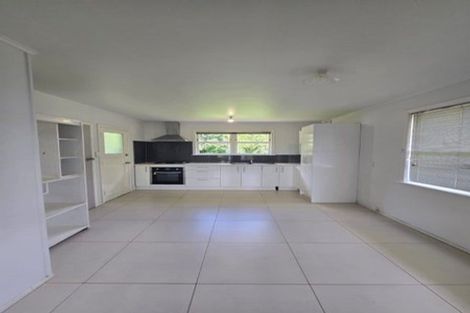 Photo of property in 155 Gossamer Drive, Pakuranga Heights, Auckland, 2010