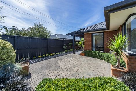 Photo of property in 65 Palmers Road, New Brighton, Christchurch, 8083