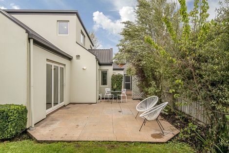 Photo of property in 22 Fineran Lane, Cashmere, Christchurch, 8022