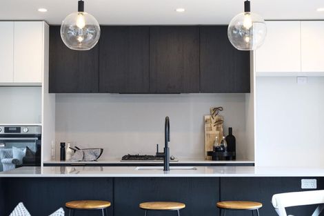 Photo of property in 14 Samuel Place, Terrace End, Palmerston North, 4410