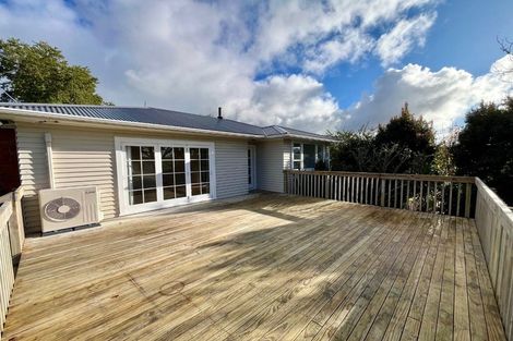 Photo of property in 15 Pine Avenue, Henderson, Auckland, 0612