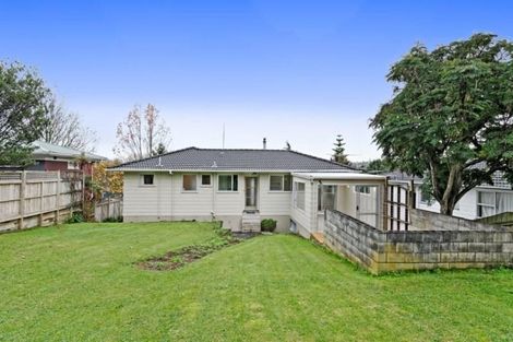 Photo of property in 19 Helleur Road, Massey, Auckland, 0614