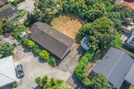 Photo of property in 48 Kaikoura Street, Henderson, Auckland, 0612