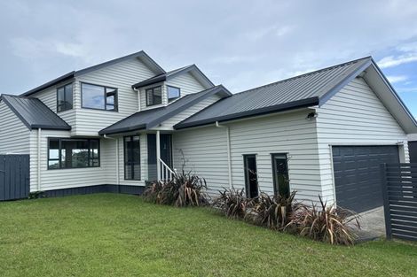 Photo of property in 1446 Whangaparaoa Road, Army Bay, Whangaparaoa, 0930