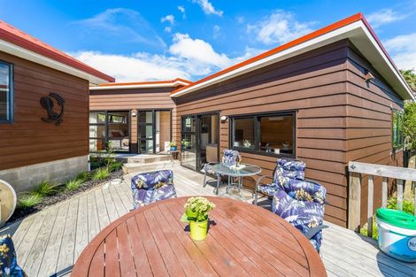 Photo of property in 118 Stanmore Bay Road, Stanmore Bay, Whangaparaoa, 0932