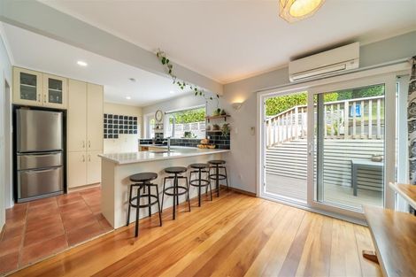 Photo of property in 76 Redwood Avenue, Tawa, Wellington, 5028