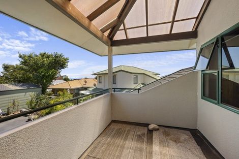 Photo of property in 9 Sandel Rise, Merrilands, New Plymouth, 4312