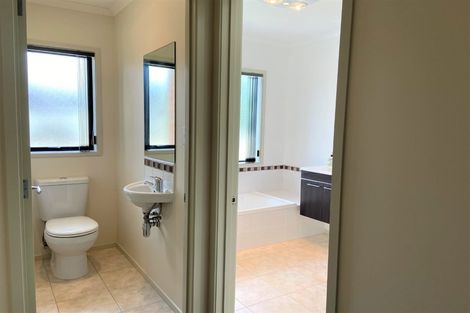 Photo of property in 420 Mangorei Road, Highlands Park, New Plymouth, 4312