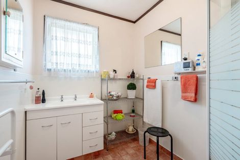 Photo of property in 2/24 Bayview Road, Bayview, Auckland, 0629