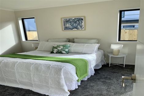 Photo of property in 11 Bunbeg Crescent, Flat Bush, Auckland, 2019