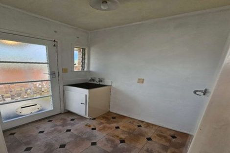 Photo of property in 1/4 Anne Road, Hillcrest, Auckland, 0627