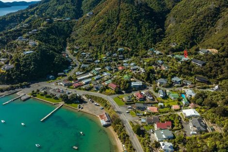 Photo of property in 29 Amelia Crescent, Waikawa, Picton, 7220