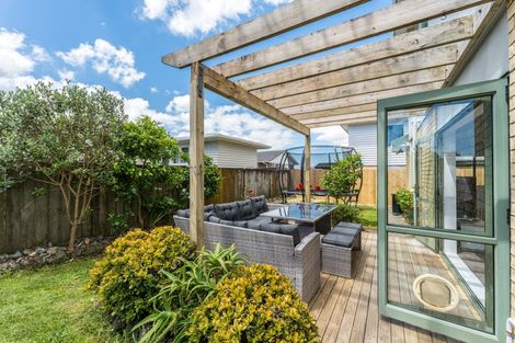 Photo of property in 33 Woodford Avenue, Henderson, Auckland, 0610