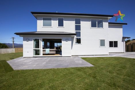 Photo of property in 2 Poto Road, Normandale, Lower Hutt, 5010