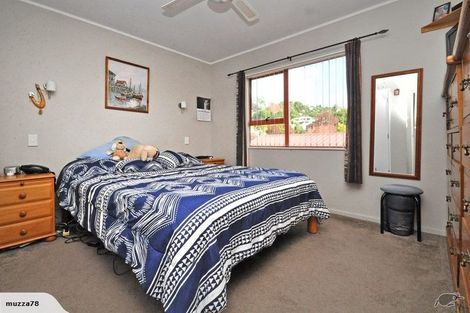 Photo of property in 4 William Hadlow Place, Hatfields Beach, Orewa, 0931