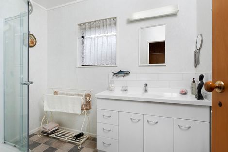 Photo of property in 215a Queen Street, Pukekohe, 2120