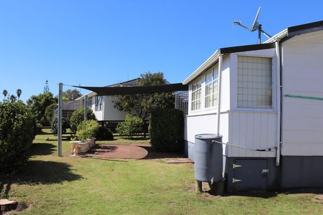 Photo of property in 7 Litchfield Place, Clarks Beach, 2122