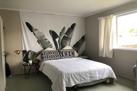 Photo of property in 23 Lauderdale Road, Birkdale, Auckland, 0626