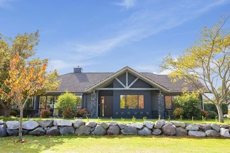 Photo of property in 2 Flaxen Way, Kinloch, Taupo, 3377