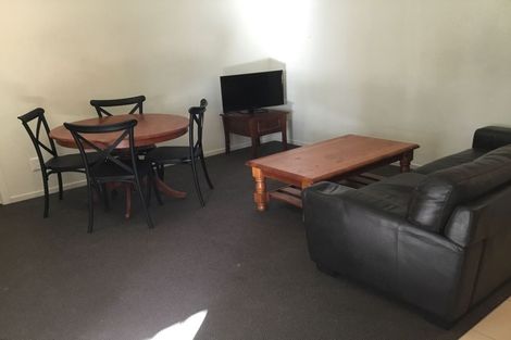 Photo of property in 8d Schnapper Rock Road, Schnapper Rock, Auckland, 0632