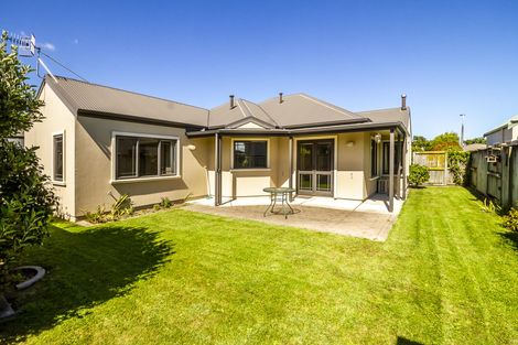 Photo of property in 27 Pirie Street, Palmerston North, 4410