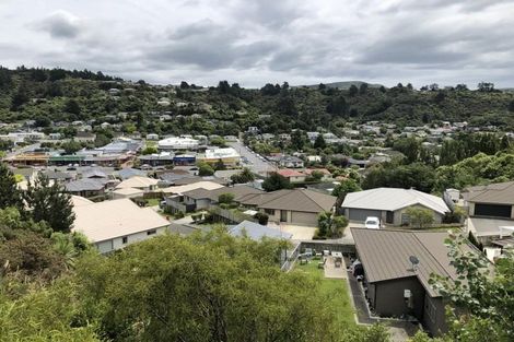 Photo of property in 26 Speldhurst Grove, Stokes Valley, Lower Hutt, 5019