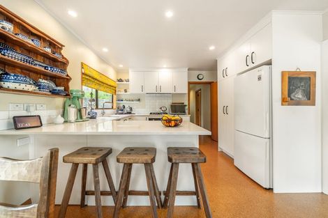 Photo of property in 16 Jocelyn Crescent, Pinehaven, Upper Hutt, 5019