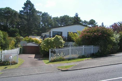 Photo of property in 66 Ravenwood Drive, Forrest Hill, Auckland, 0620